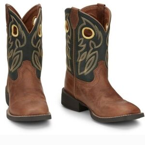 Justin brand boots, youth size 1.5, brown and green